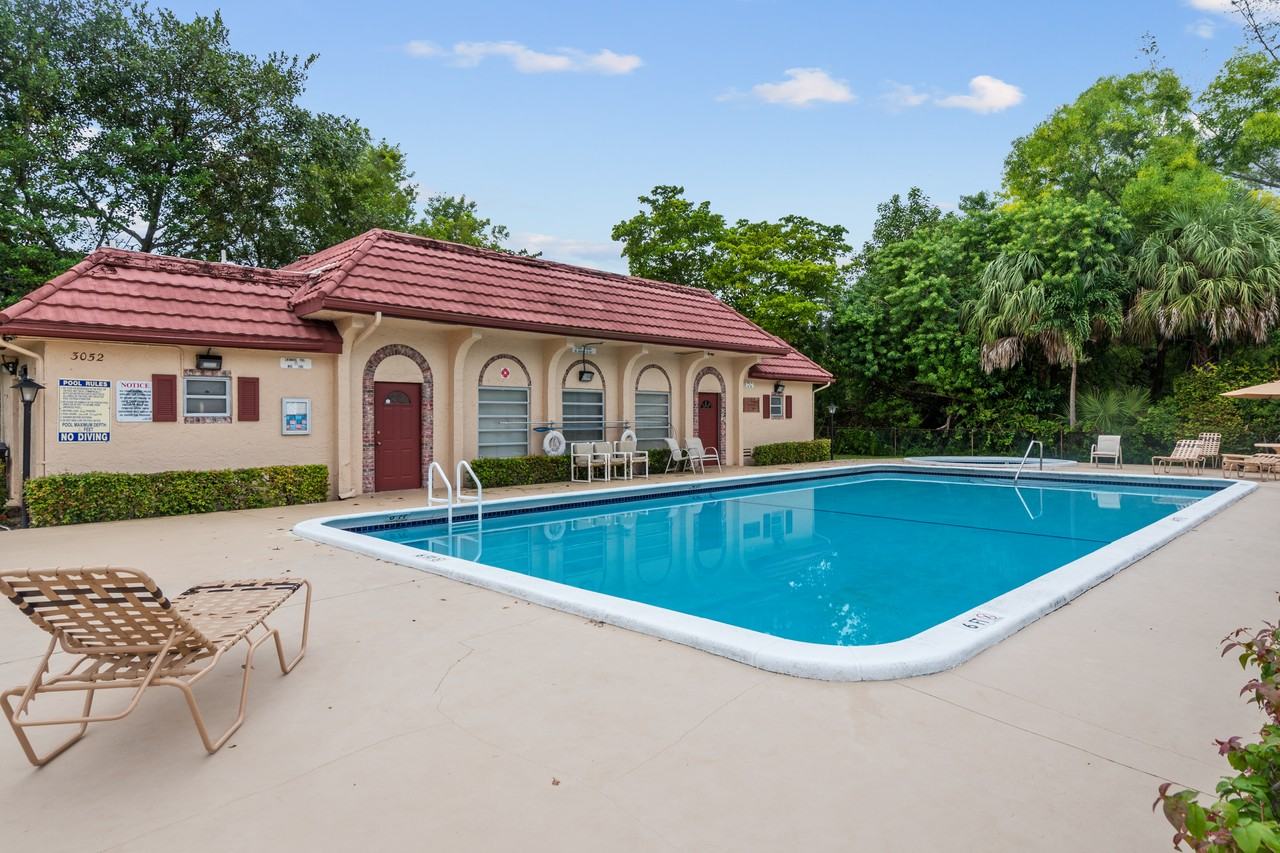 3050 Riverside Drive - Photo 7 of 8