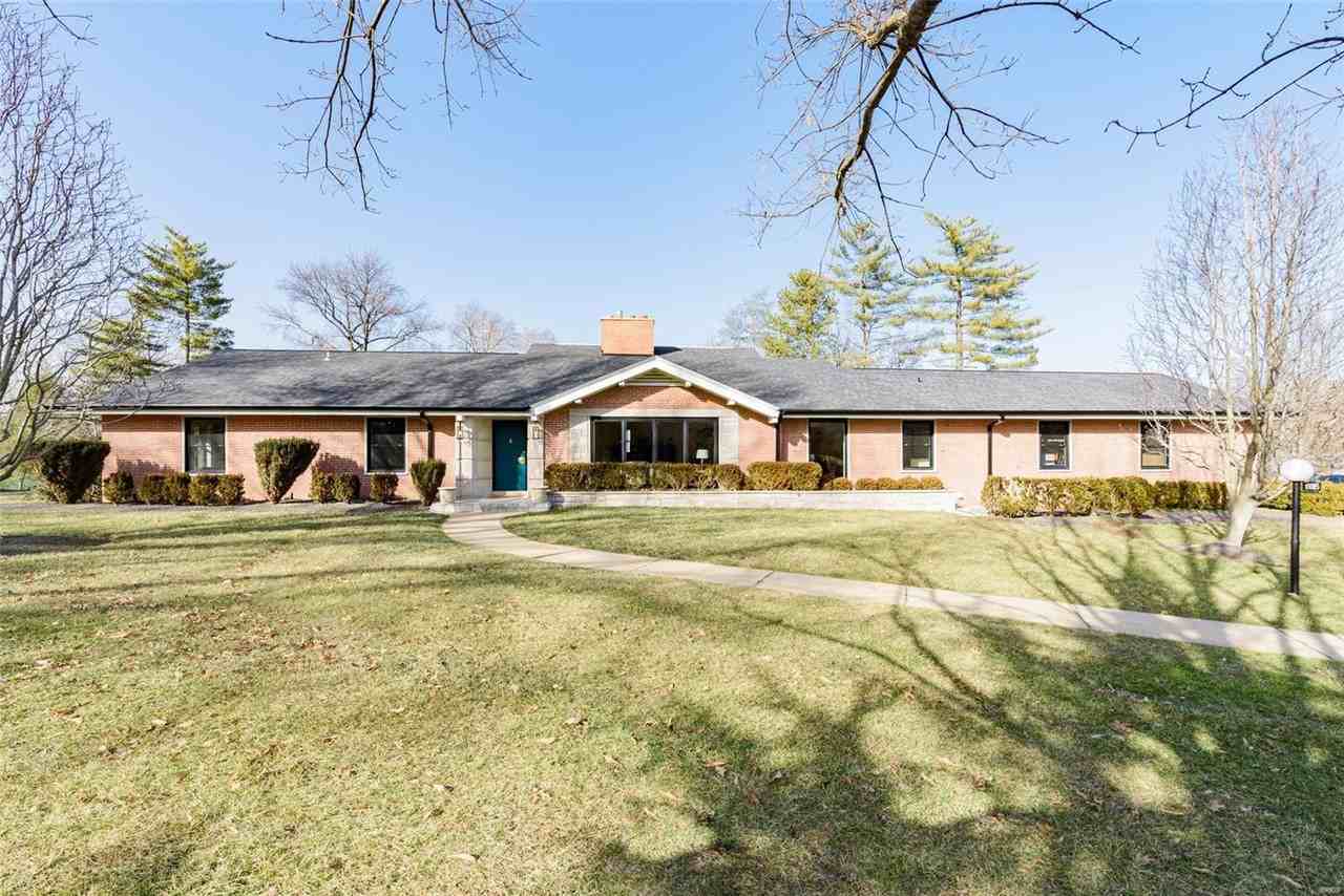 10085 Litzsinger Rd, Ladue, MO 63124 4 Bedroom House for 6,500/month