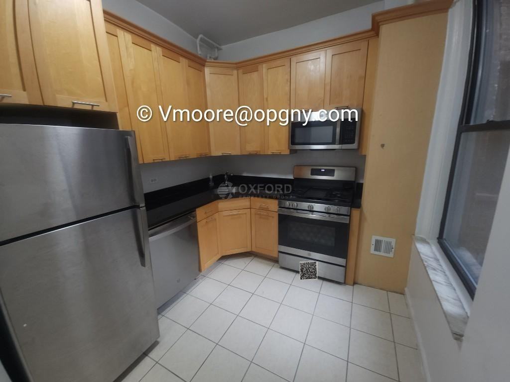 W 104th St - Photo 2 of 6