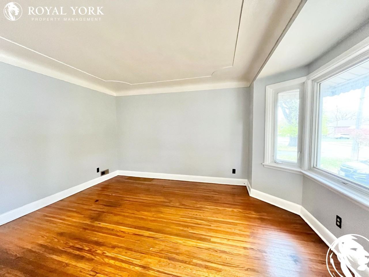 278 East 34th St #1 - Photo 3 of 37