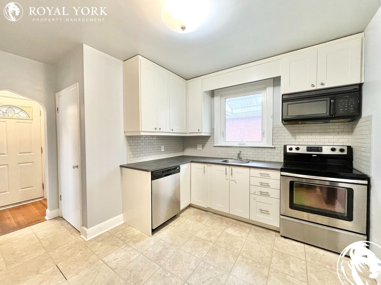 278 East 34th St #1 - Photo 2 of 37