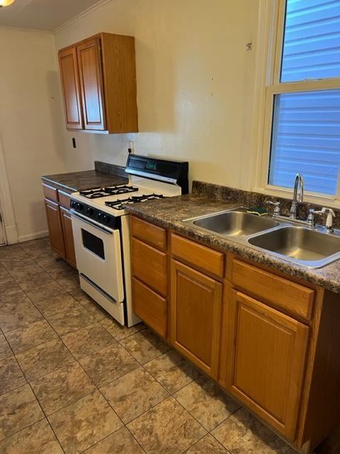 722 Holland St - Photo 5 of 11