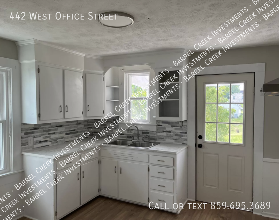 442 W Office St - Photo 3 of 10