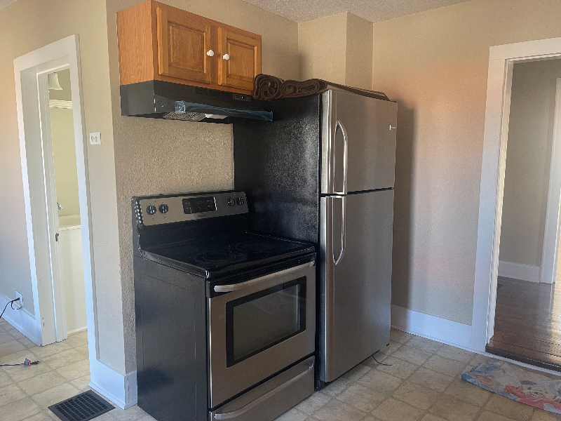 336 E Jefferson St - Photo 3 of 24