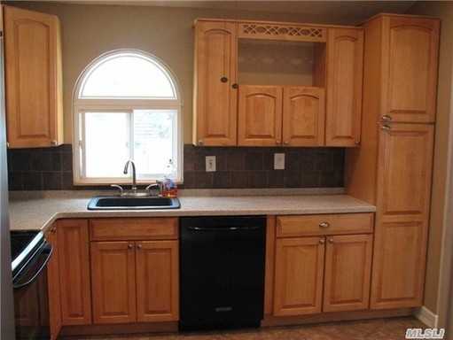 20 Clover St - Photo 3 of 6