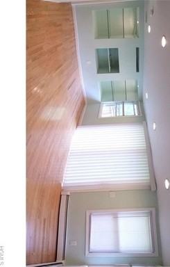 3 Baron De Hirsch Rd - Photo 3 of 9