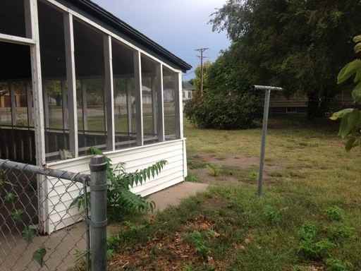 502 E Monroe St - Photo 2 of 9