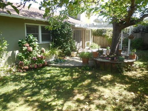 25 Granada Dr - Photo 3 of 13