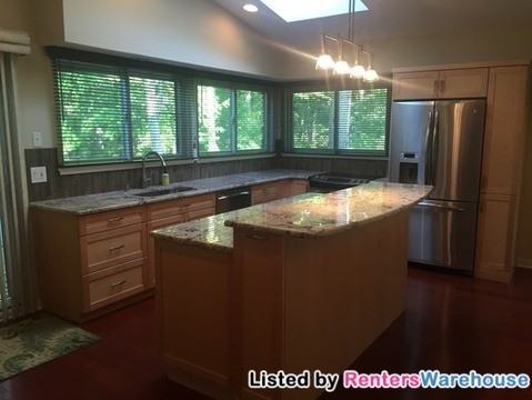 19933 Old Pond Ct - Photo 2 of 15