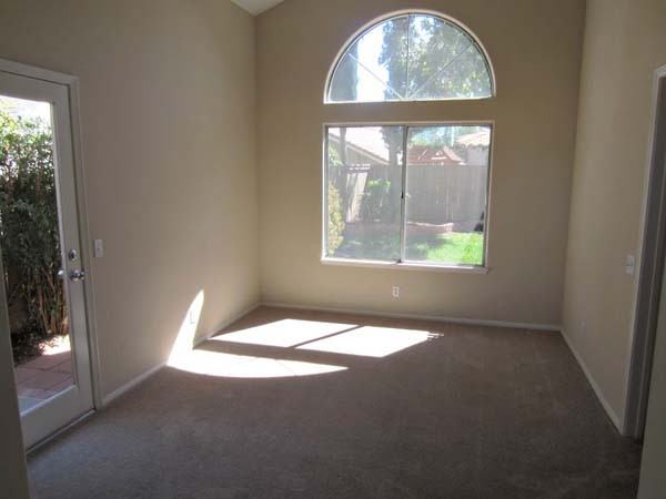 40072 Ravenwood Dr - Photo 3 of 14