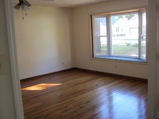 3963 Loufield Dr - Photo 2 of 9