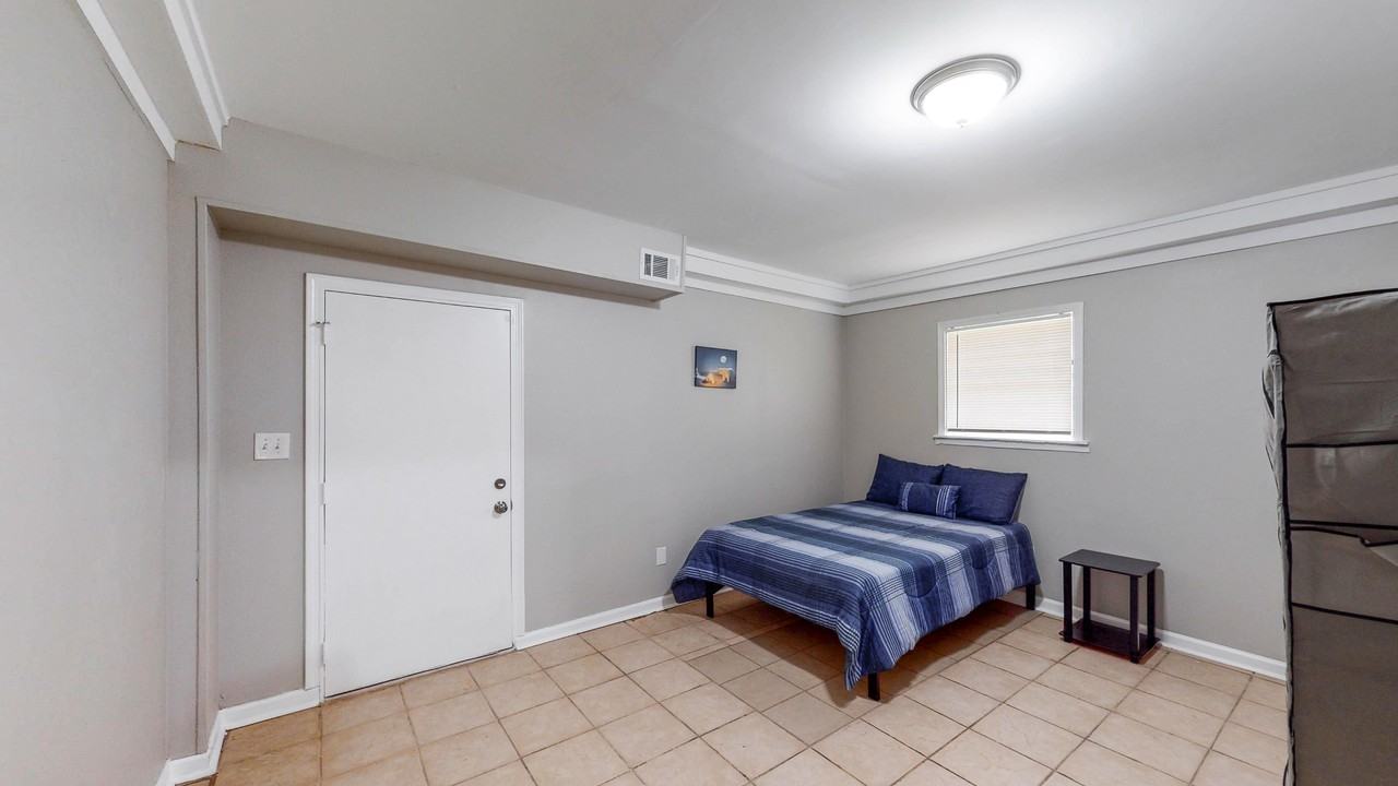 Glen Mora Dr - Photo 7 of 7