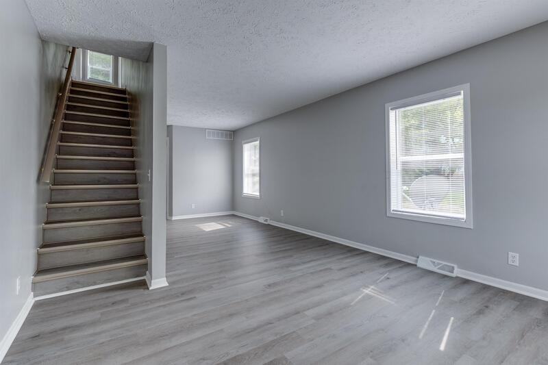 1 N Freeman St - Photo 2 of 10
