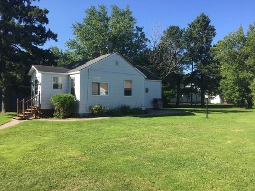 905 28th St - Photo 2 of 15