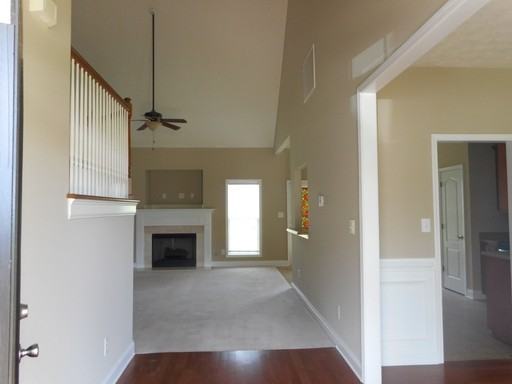 208 Boston Dr - Photo 2 of 10