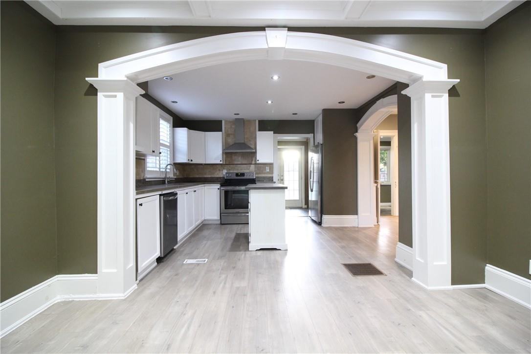 1076 King Road - Photo 2 of 6