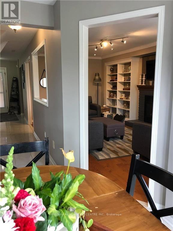 53 Laurendale Avenue - Photo 3 of 4