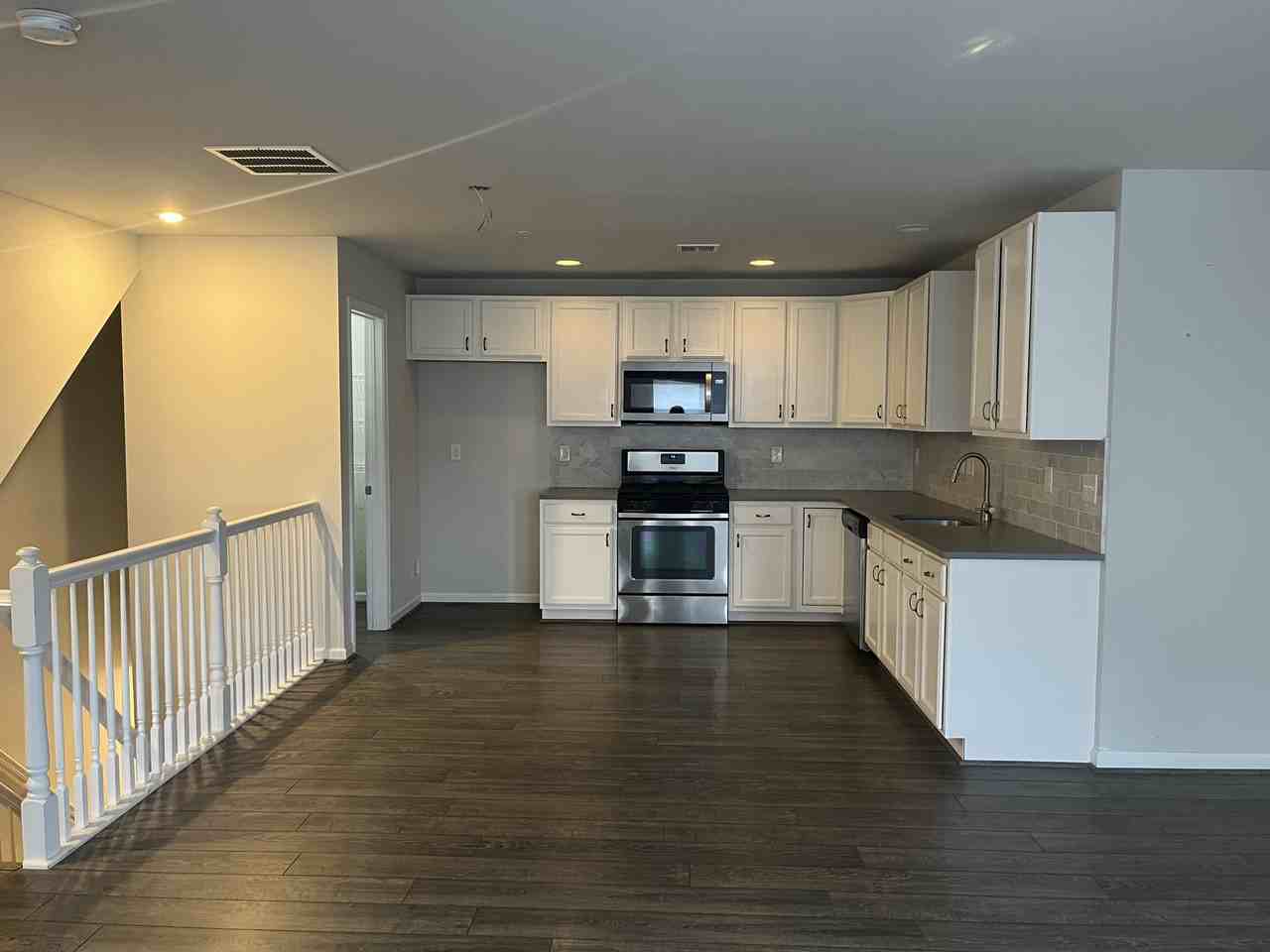3007 Cloverdale Ave #3007 - Photo 3 of 22