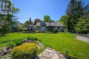 885 Long Drive - Photo 2 of 9