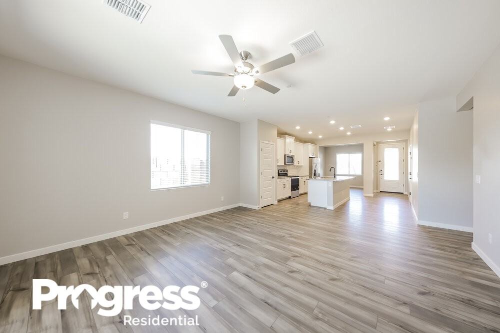 11467 W Camden Dr - Photo 3 of 16
