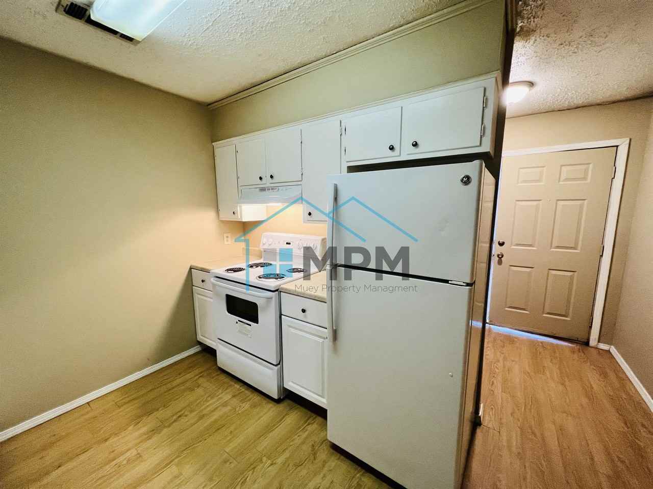 141 Jennifer Ln #21 - Photo 6 of 10