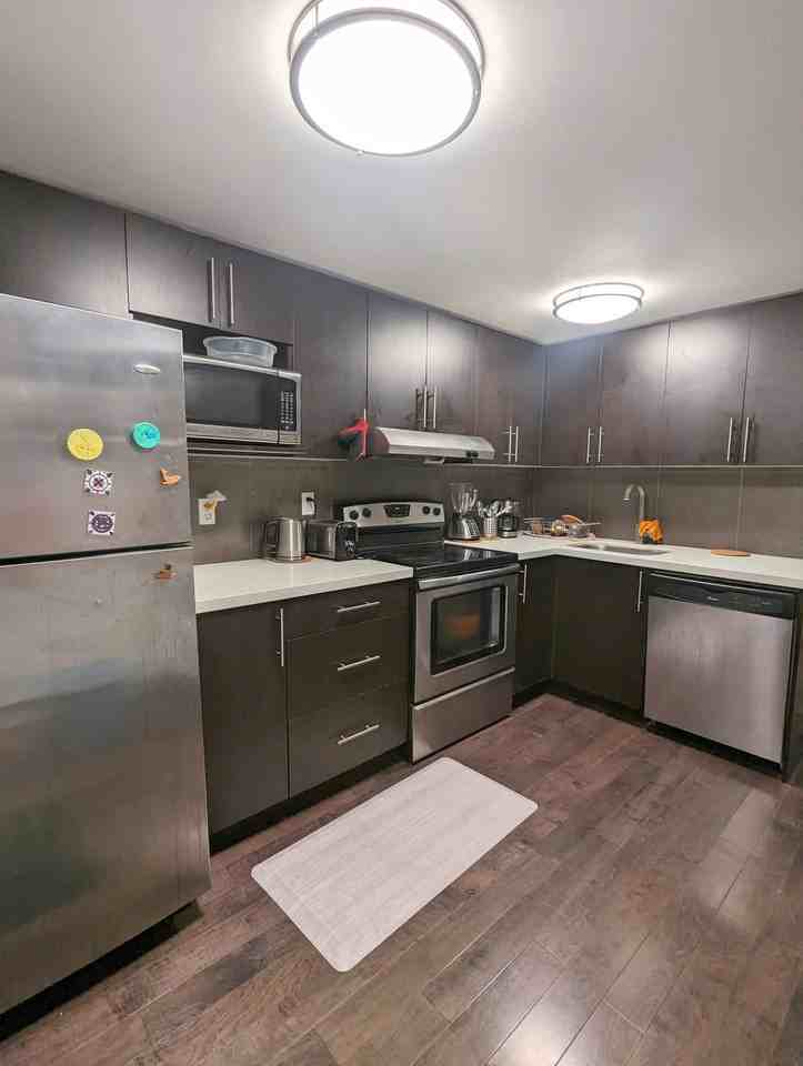 130 Albany Avenue #B - Photo 3 of 18