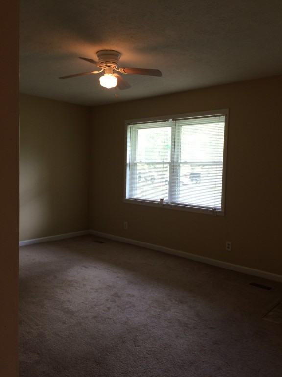 904 Adams St - Photo 3 of 16