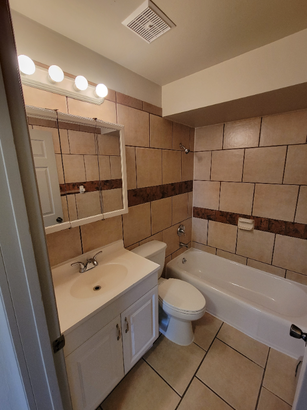 701 Lake St #2C - Photo 4 of 22