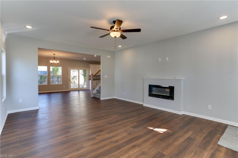 912 Workwood Rd - Photo 3 of 14