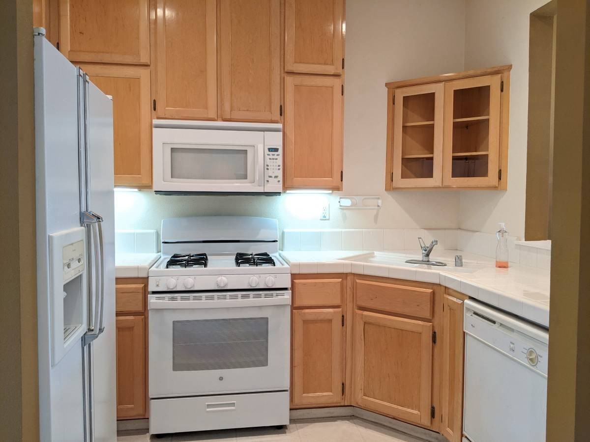 643 Atherton Pl #1 - Photo 7 of 40