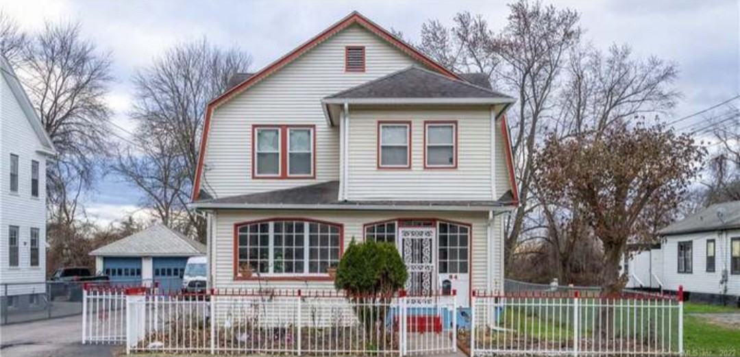 84 Wilson Ave #2ndFL - Photo 2 of 9