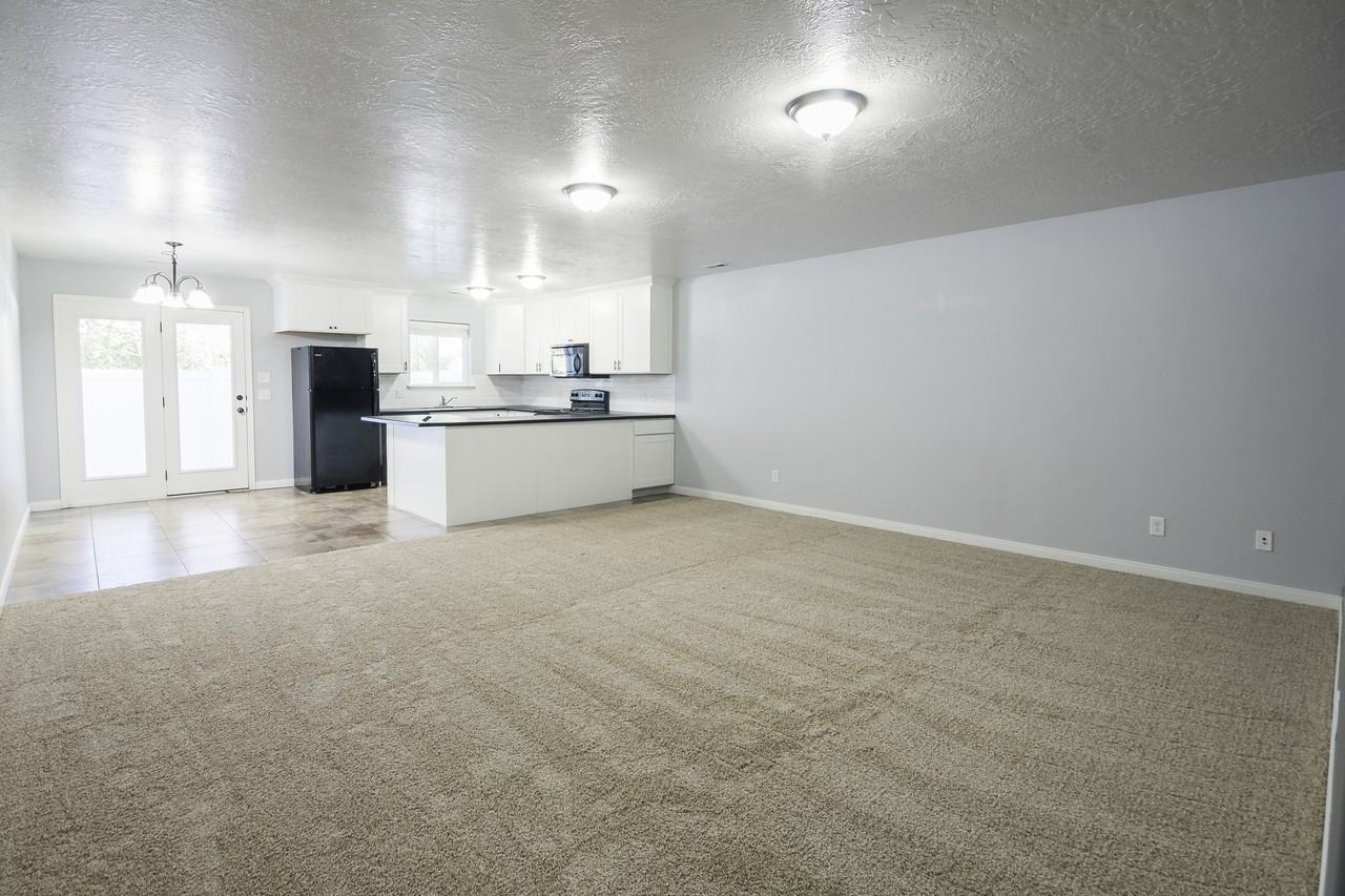 2454 W 630 N #1 - Photo 4 of 34