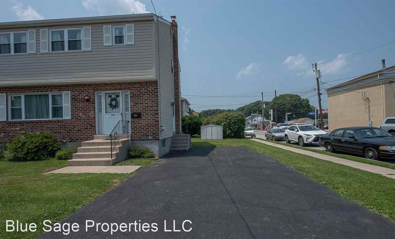 703 Reese St - Photo 2 of 31