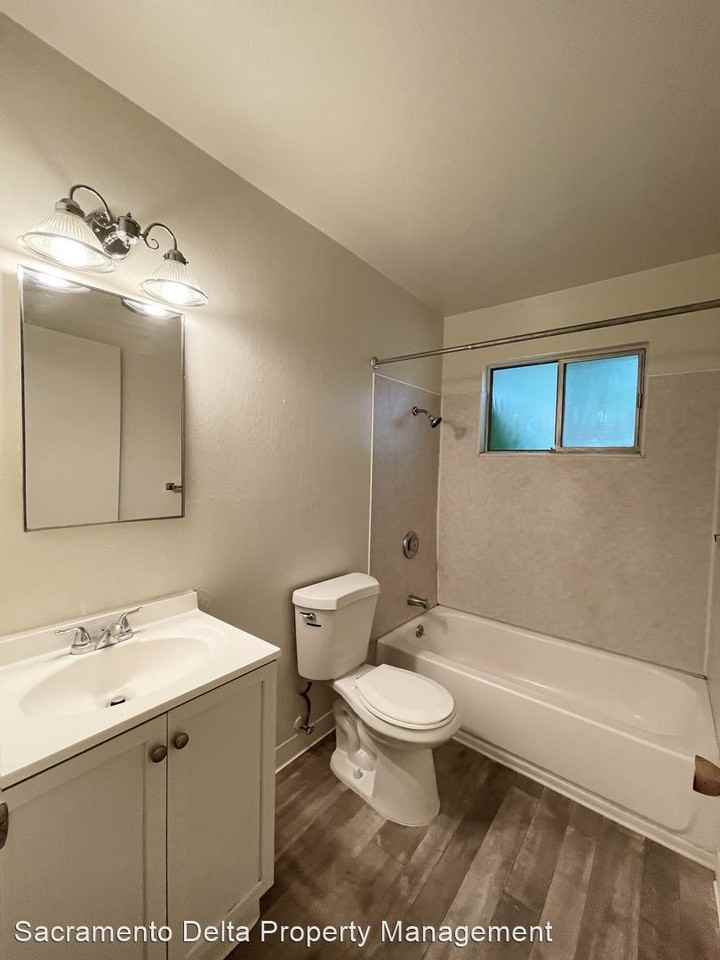 6000 Rye Way Adorable Refreshed 2bd/1ba Carmichael Duplex Apartments