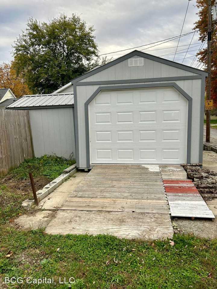 1003 W Wabash St - Photo 3 of 20