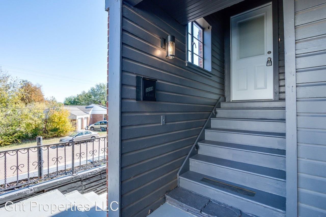 2309 N Gatewood Ave - Photo 3 of 20