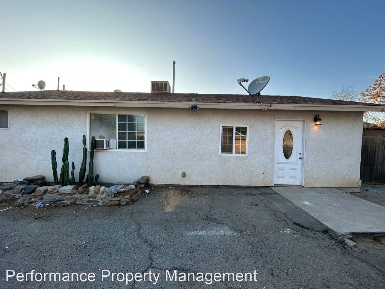 232 Oswell St Apartments in Oakridge, Bakersfield, CA 93307 Zumper