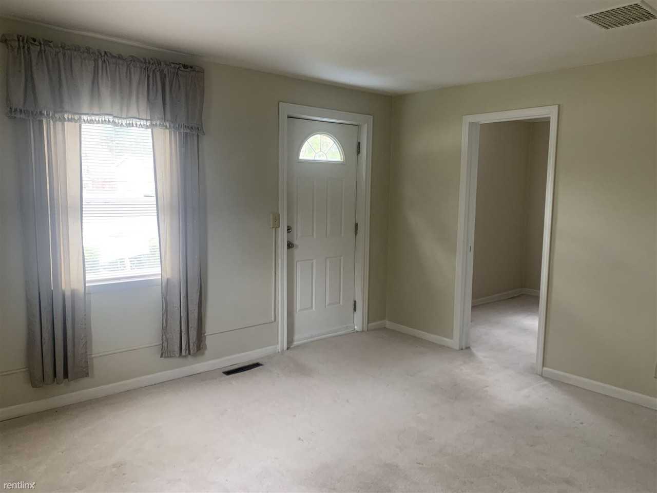 195 S Jackson St - Photo 2 of 9