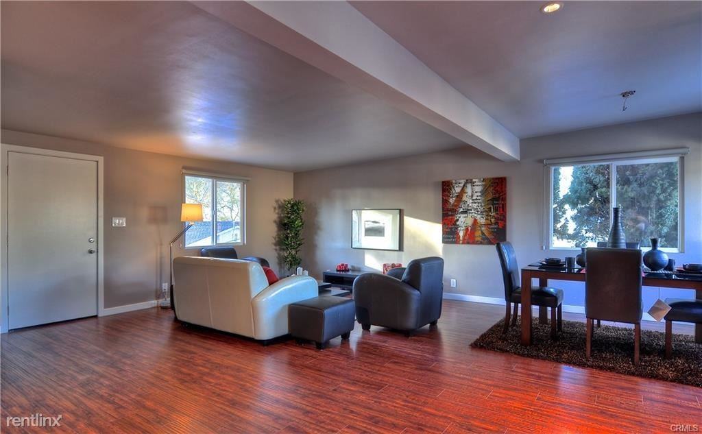 3280 Lewis Ave - Photo 3 of 10