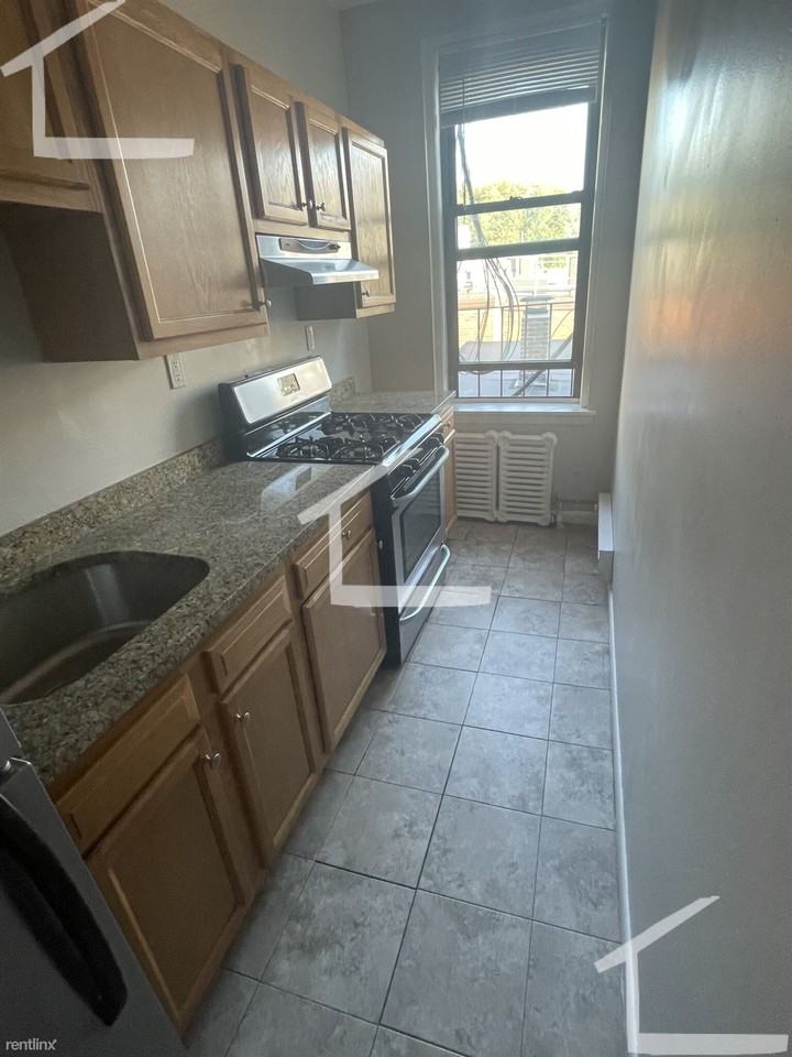 18 Kenneth St #5 - Photo 2 of 3