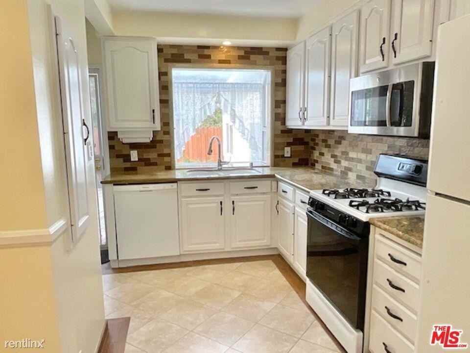 11237 Garfield Ave - Photo 2 of 10