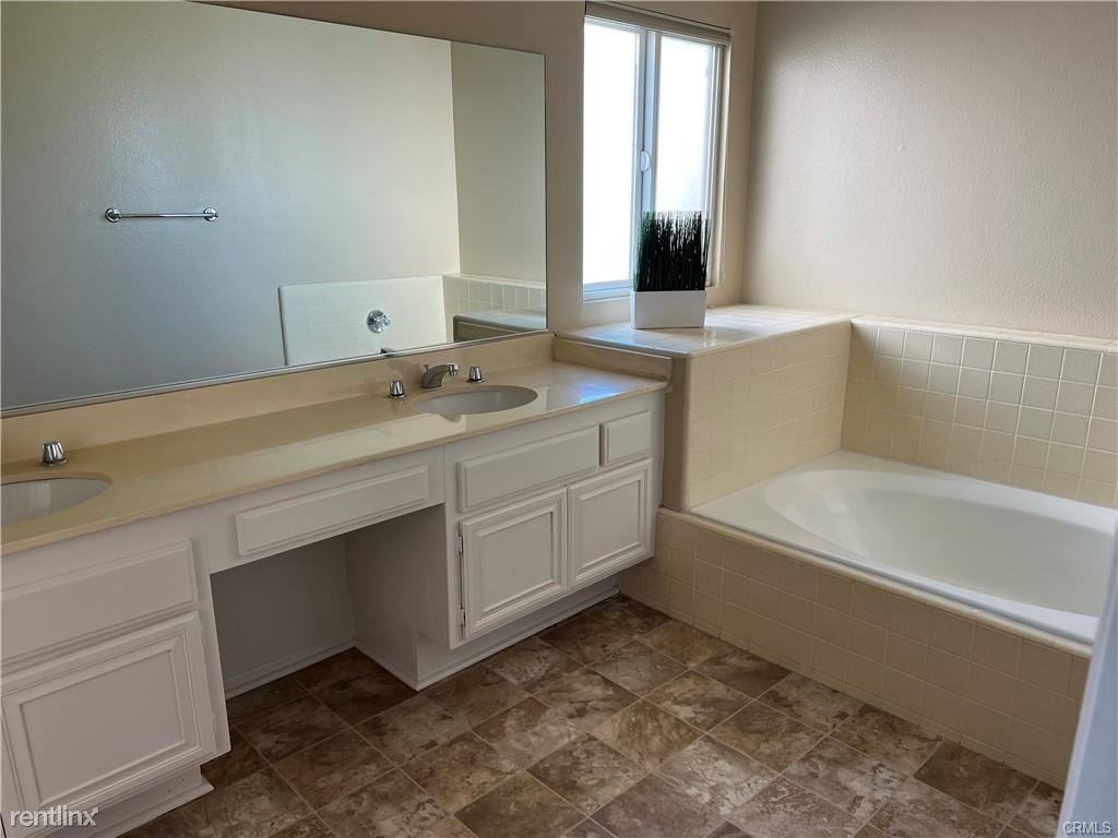 3212 Singingwood Dr - Photo 3 of 10