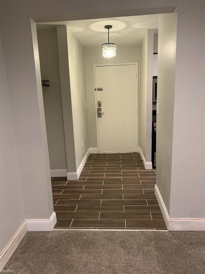 1605 Summit Pointe - Photo 2 of 13