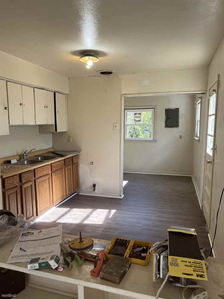 132 Malden Ave - Photo 2 of 5