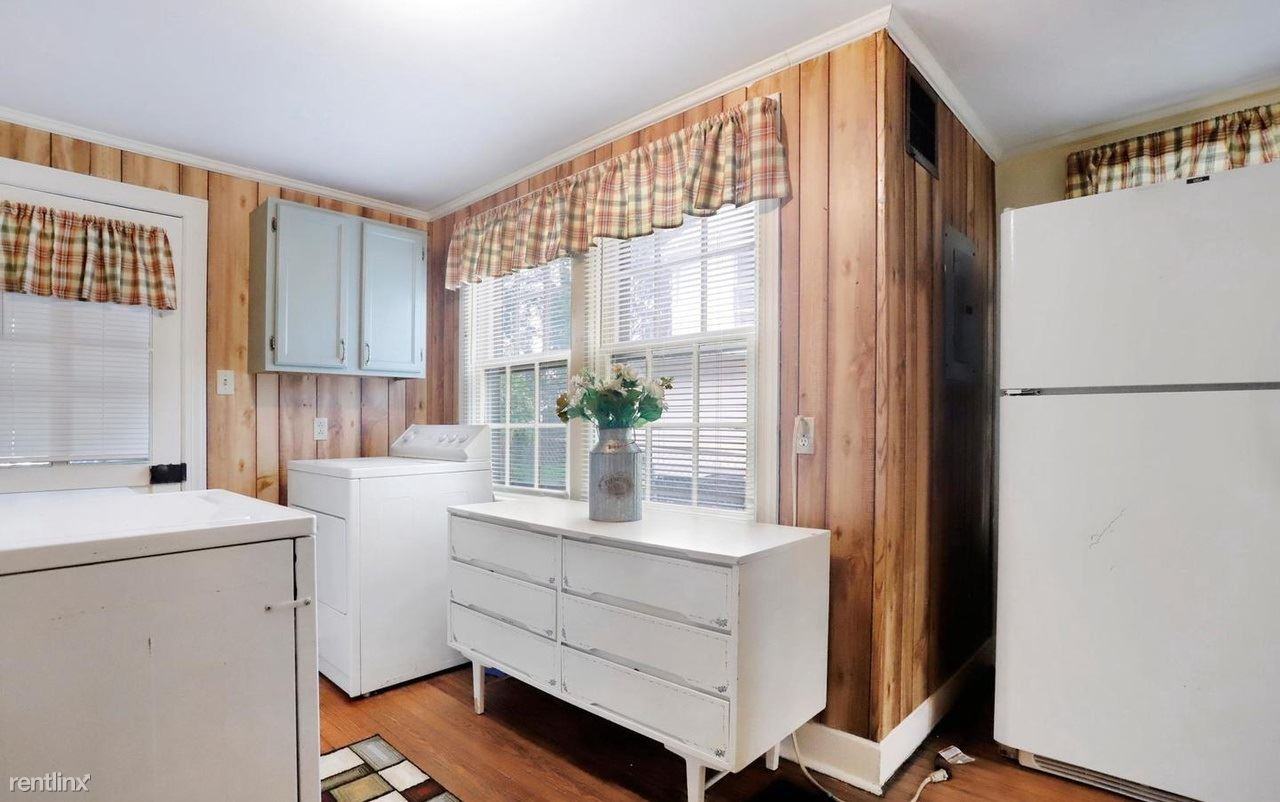 20 W Salisbury St - Photo 3 of 13