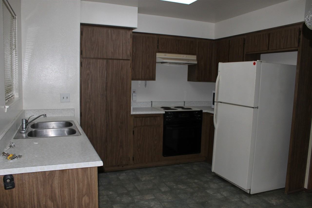 3536 Bartlett Ave - Photo 2 of 9