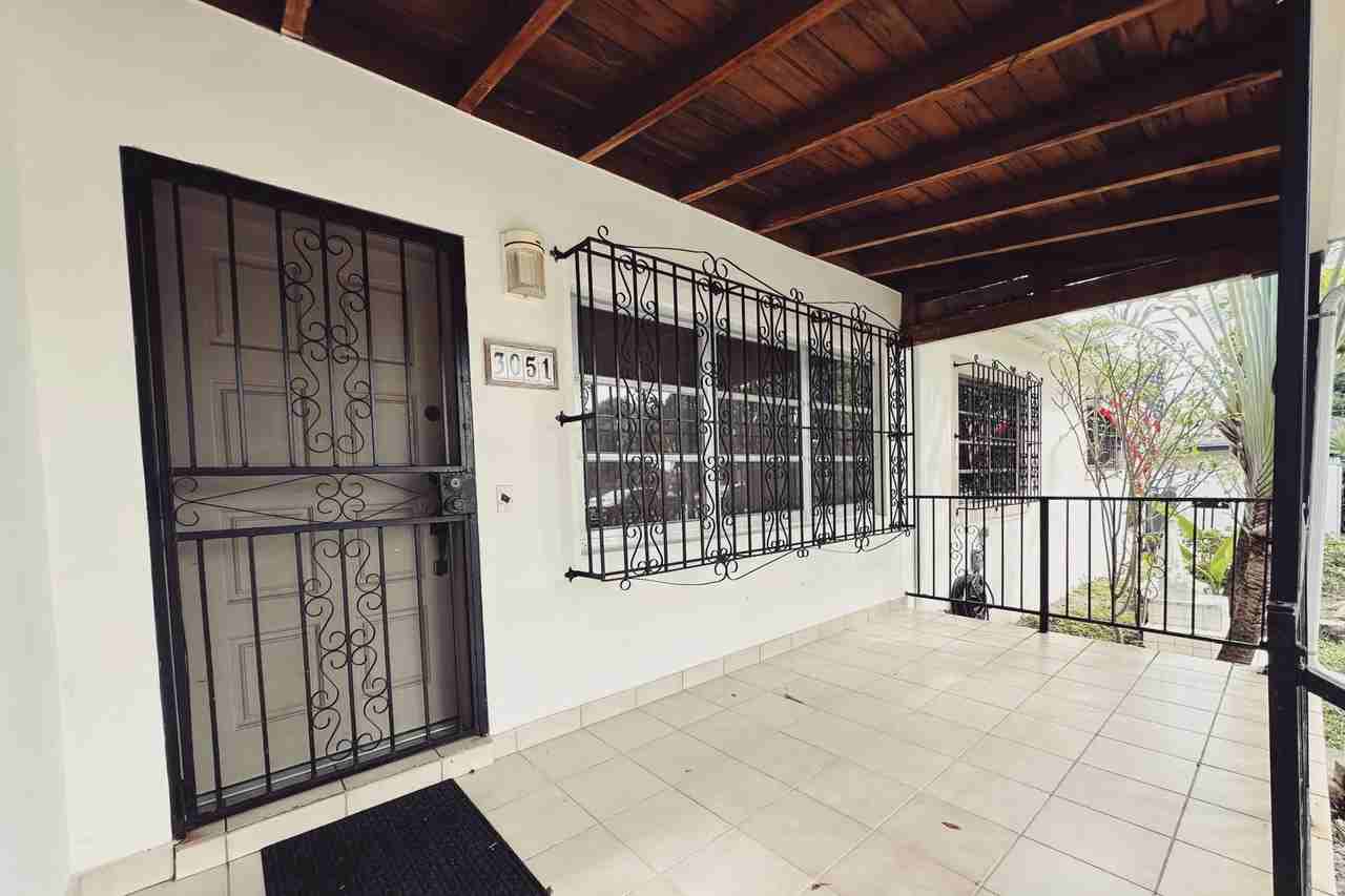 3051 Nw 14th St - Photo 2 of 10