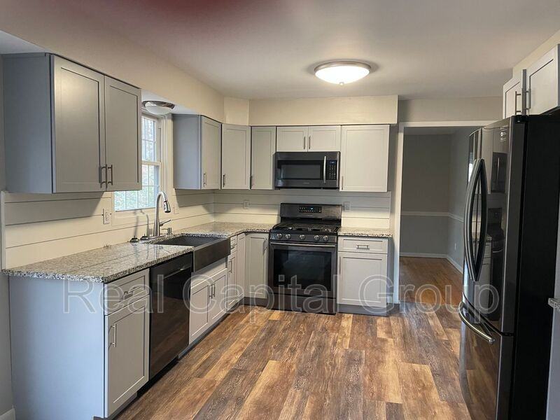 37 Hills Rd - Photo 4 of 21
