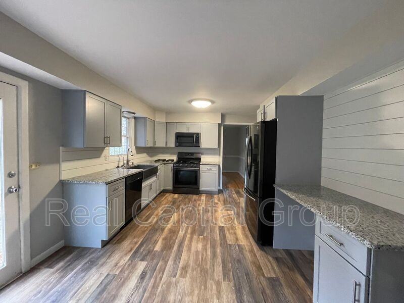 37 Hills Rd - Photo 5 of 21