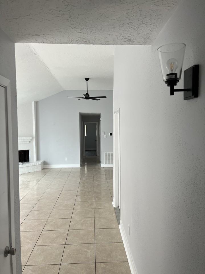 11008 Panicum Ct - Photo 2 of 14